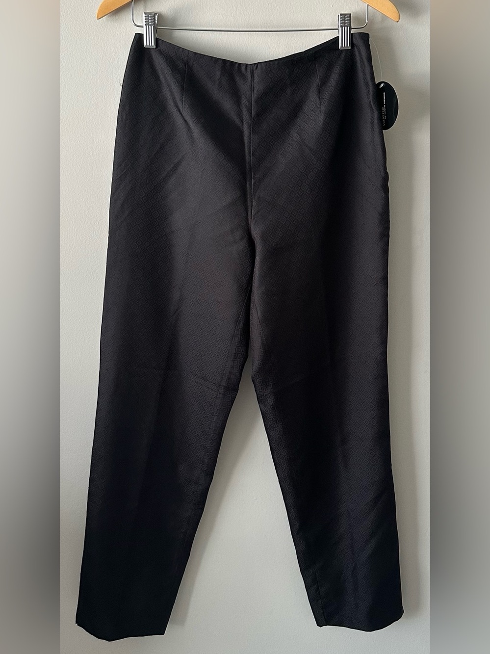 NWT Valerie by Valerie Stevens 100% silk shell size 4 black pants women’s